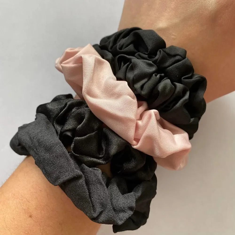 𝅺Set of 5 Scrunchies